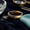 Or noirci : comprendre, prévenir et traiter le ternissement de vos bijoux précieux