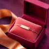 Choisir un bracelet prénom pour enfant : styles, gravures et occasions précieuses
