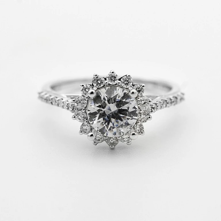 L'élégance du louis d'or sur une bague