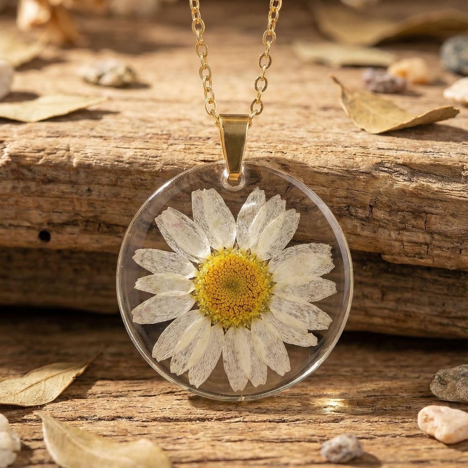 Collier fleur séchée Marguerite véritable- Pendentif résine transparente et Chaine en acier inoxydable doré - Bijou Créateur Fait Main France - Cadeau femme Bohème
