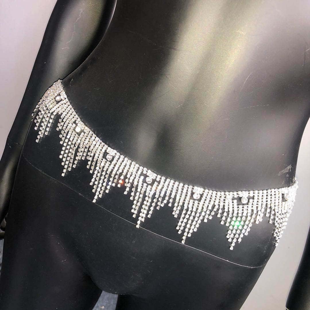 RWRAPS Diamant Taille Brillant Strass Corps Chaîne Cristal Gland Femme Sexy Discothèque Vêtements (Argent) Argent b