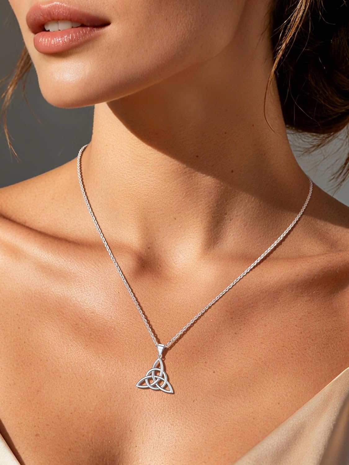 Collier Celtique Femme Argent 925 Pendentif Coeur Triquetra Noeud Celte avec Chaîne 45+5 cm Bijoux Cadeau pour Femmes Fille Maman A1-Blanc