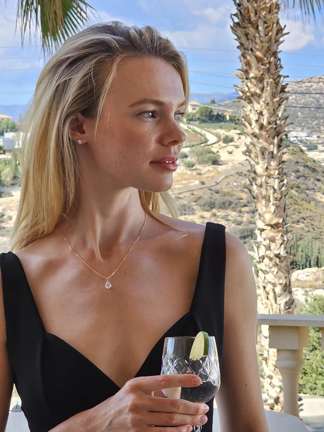 Parure de bijoux de luxe en or jaune massif 18 carats avec diamant en forme de poire 3 carats avec collier et boucles d'oreilles faits à la main, Or jaune massif 18 carats diamants 3 carats 2 fermoirs