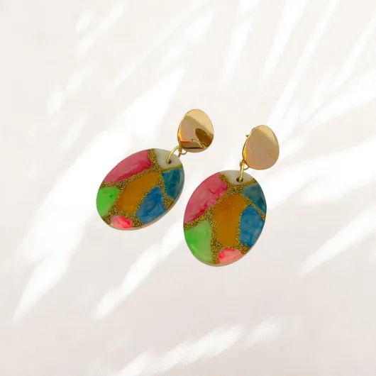 Boucles d’oreilles terrazzo coloré & doré miroir – résine nacrée – fait main à Marseille – pièce unique – Joia Bijoux