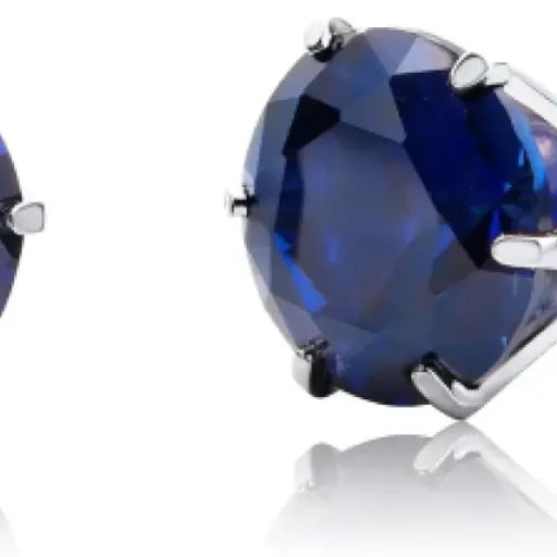 Test Boucles d’Oreilles Orovi Or Blanc 9 Carats : des petits clous pierre précieuse qui font le job sans trop en faire