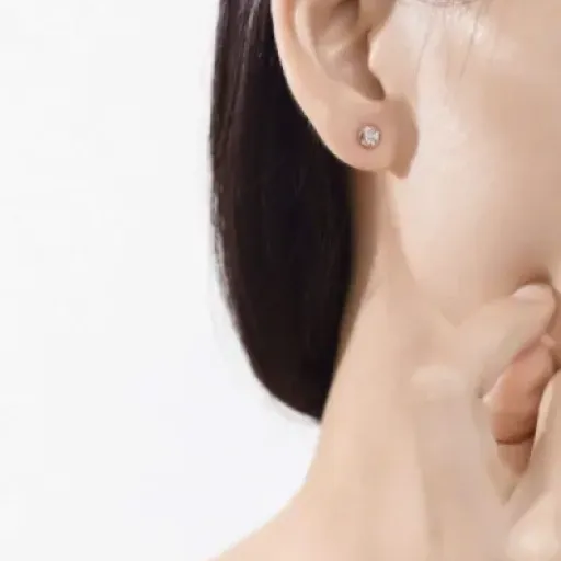 Test Boucles d'oreilles FANCIME 14 carats : de petits clous discrets qui font le job