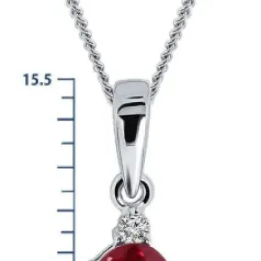 Test Collier MIORE Or blanc Rubis : un petit pendentif qui fait le job sans trop en faire