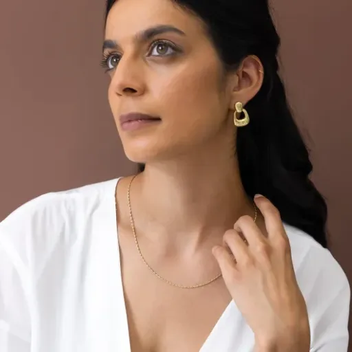 Test Amberta Collier Chaîne Or 9 Carats Torsadée 50 cm : une chaîne fine qui fait le job, mais faut pas lui en demander trop