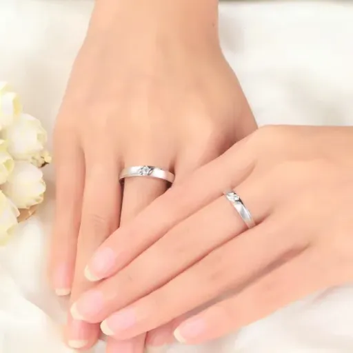 Test AMDXD Bague Minimaliste Or Blanc 18K 0,15ct : la bague discrète pour petit budget