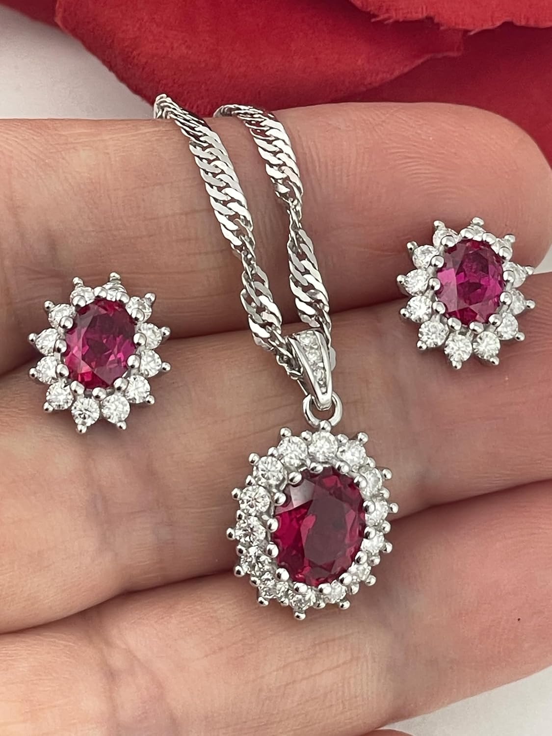 Bijoux fins de luxe faits à la main 2 carats avec rubis rouge véritable, boucles d'oreilles, boucles d'oreilles à tige en or blanc 18 carats, bijoux en argent et pierre de naissance du mois de juillet