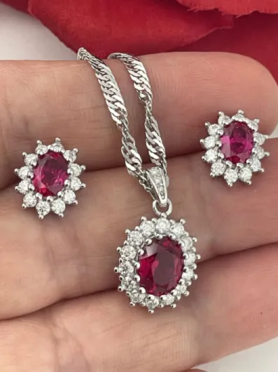 Bijoux fins de luxe faits à la main 2 carats avec rubis rouge véritable, boucles d'oreilles, boucles d'oreilles à tige en or blanc 18 carats, bijoux en argent et pierre de naissance du mois de juillet